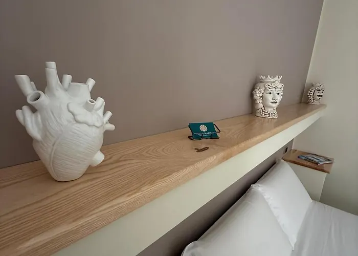 住宿加早餐酒店 Perla Marina 尼科泰拉