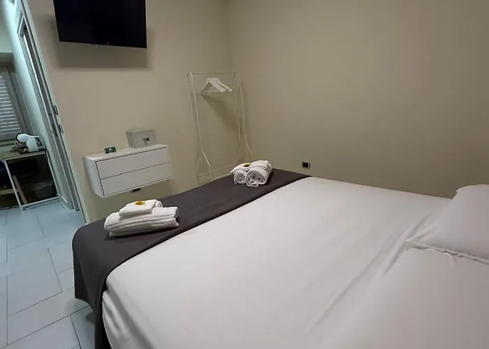 住宿加早餐酒店 Perla Marina 尼科泰拉