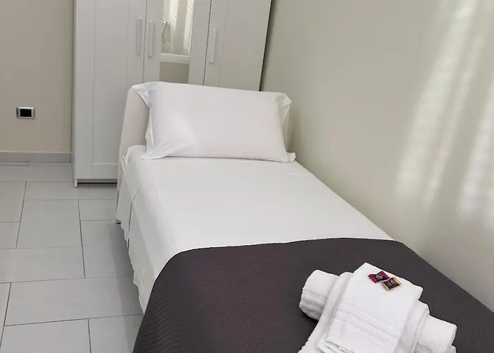 住宿加早餐酒店 Perla Marina 尼科泰拉